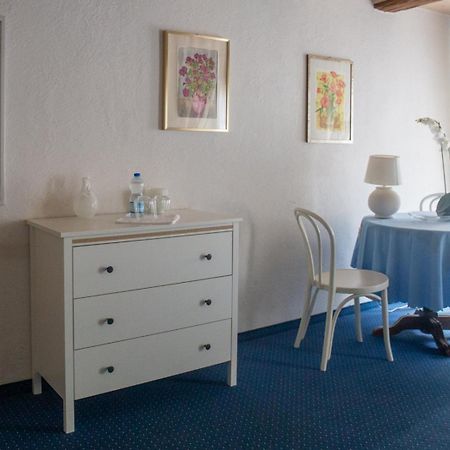 Hotel Zum Alten Schweizer Тванн Экстерьер фото