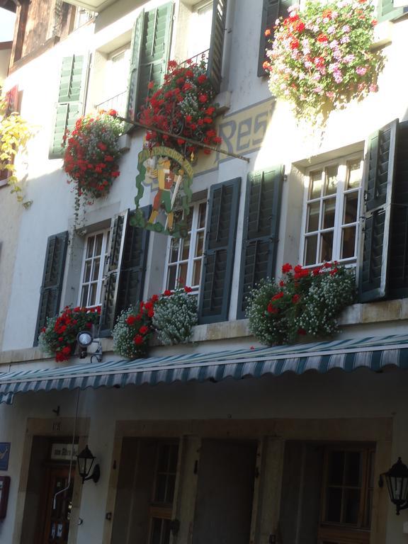 Hotel Zum Alten Schweizer Тванн Экстерьер фото
